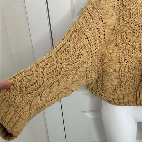 POL Cable Knit Sweater in Warm Brown - Picture 3 of 8